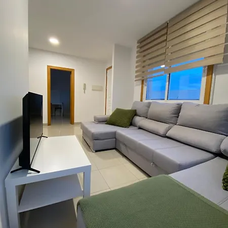 Amplio Cerca De La Playa 6 דירה *